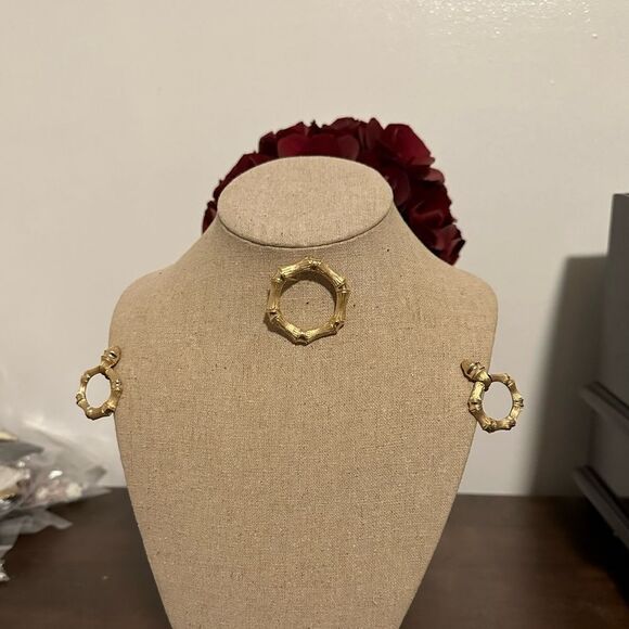 Vintage Bamboo Style Gold-Tone Circle Brooch and clip earrings set - Picture 1 of 3